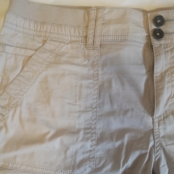 Hiking Shorts - Picture 2 of 3
